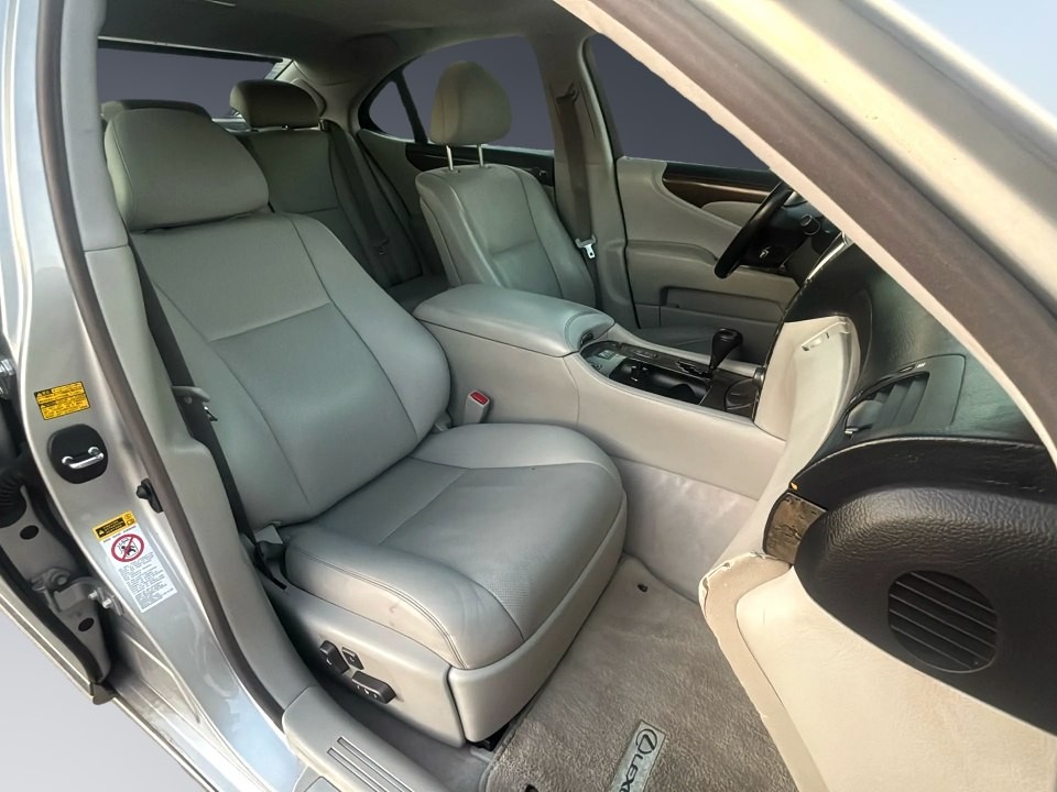 2007 Lexus LS 460 Image 11