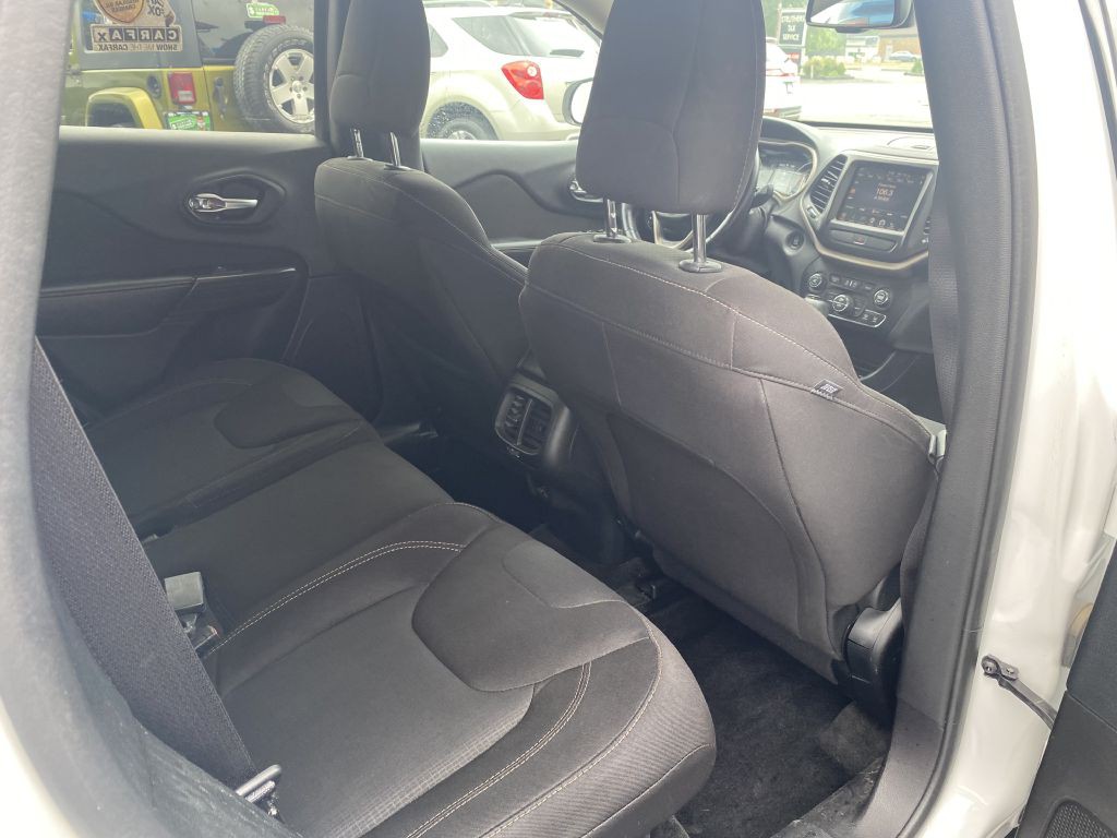 2016 Jeep Cherokee Image 23