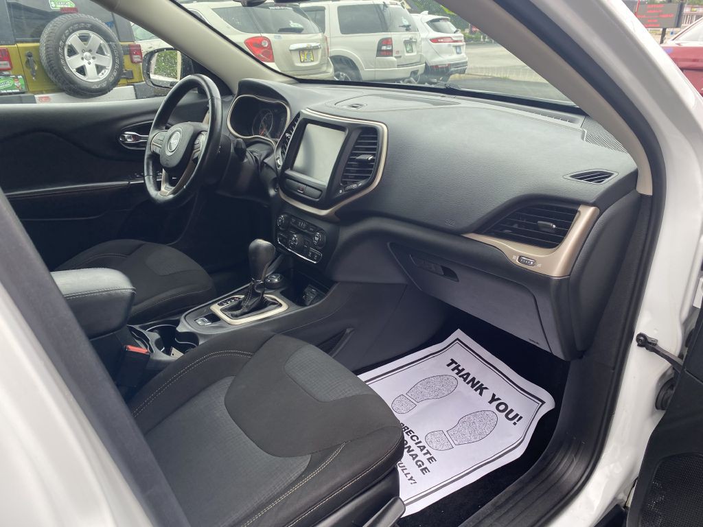 2016 Jeep Cherokee Image 24