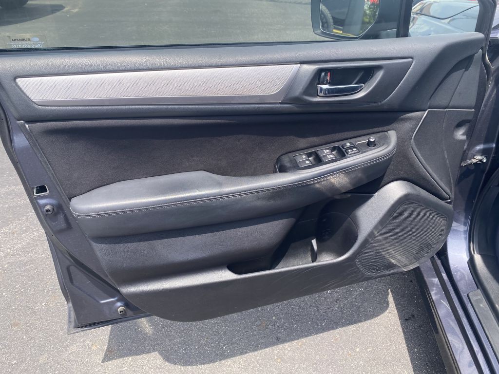 2015 Subaru Legacy Image 19
