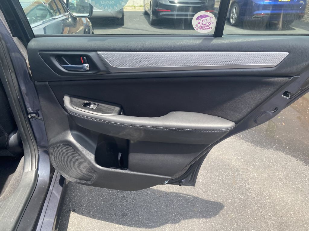 2015 Subaru Legacy Image 21