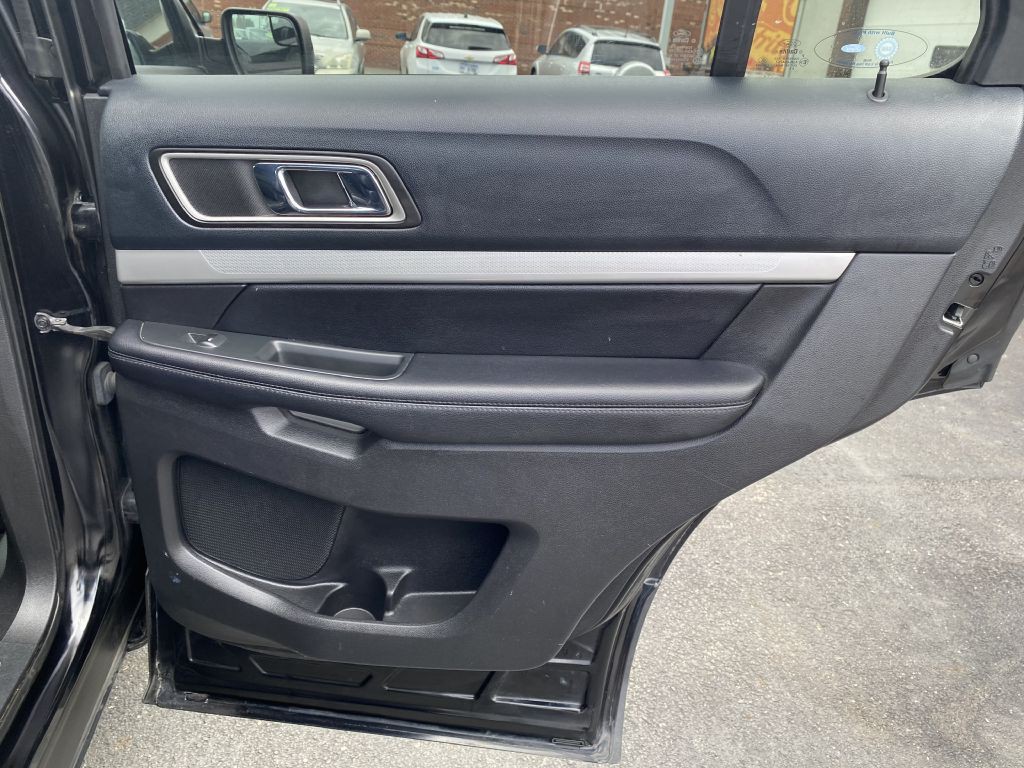 2016 Ford Explorer Image 23
