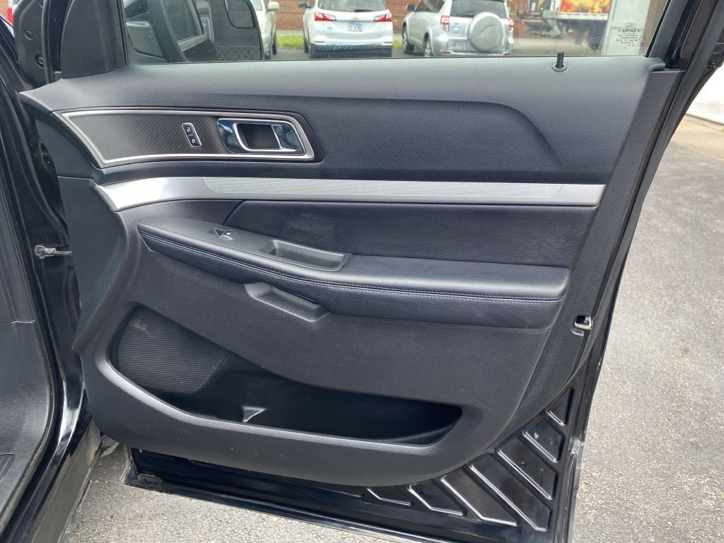 2016 Ford Explorer Image 24
