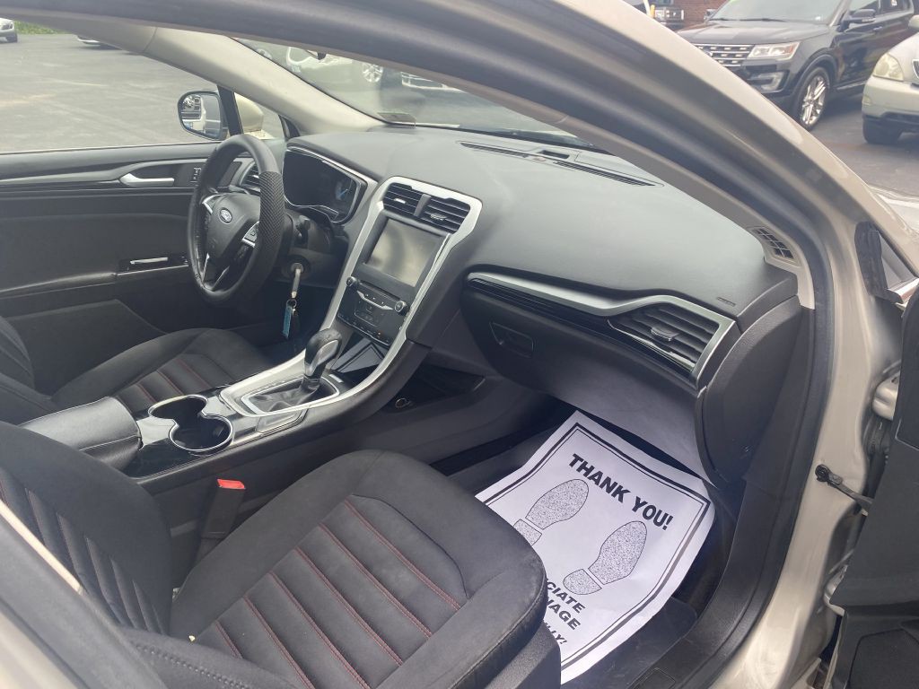 2015 Ford Fusion Image 17