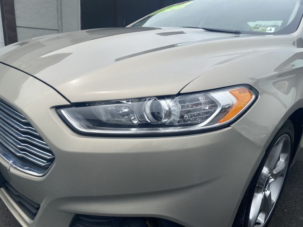 2015 Ford Fusion Image 24