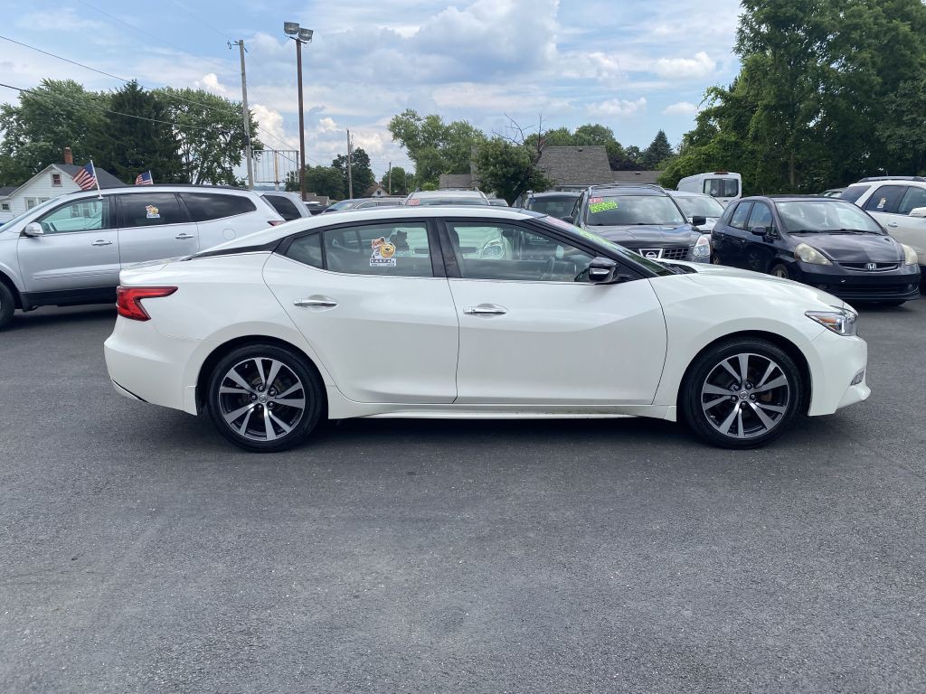 2016 Nissan Maxima Image 4