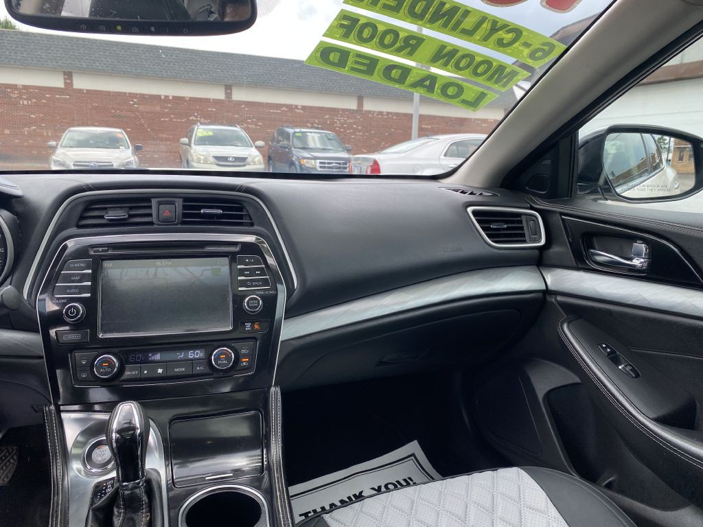 2016 Nissan Maxima Image 11