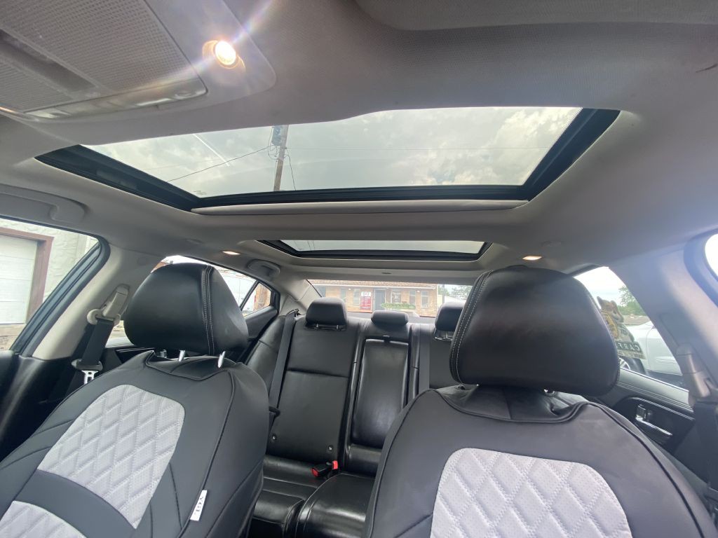 2016 Nissan Maxima Image 18