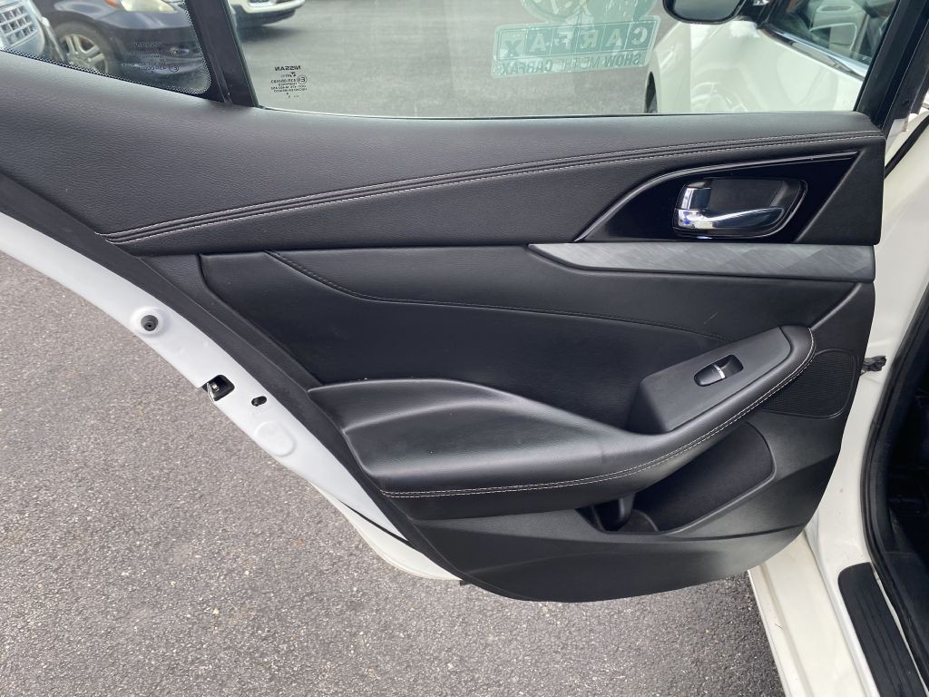 2016 Nissan Maxima Image 20