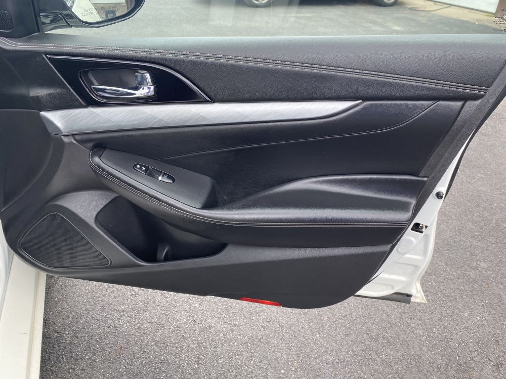 2016 Nissan Maxima Image 22