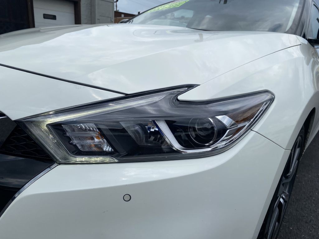 2016 Nissan Maxima Image 24