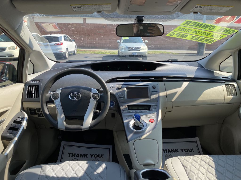 2014 Toyota Prius Image 9