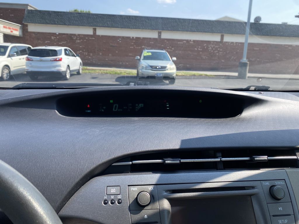 2014 Toyota Prius Image 12