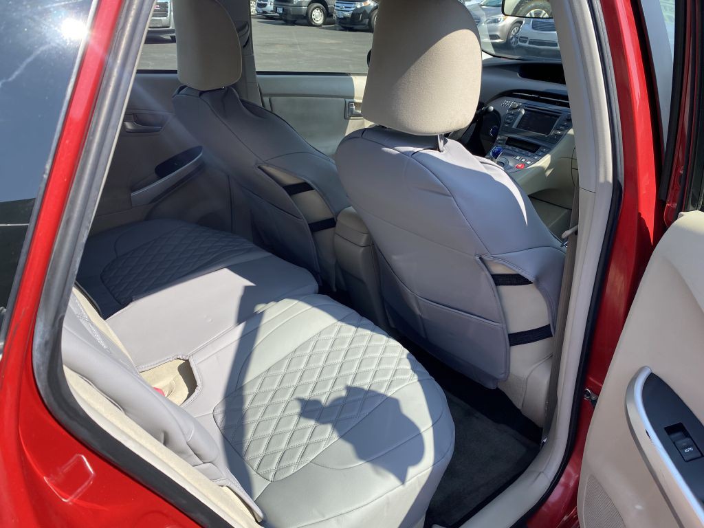 2014 Toyota Prius Image 16