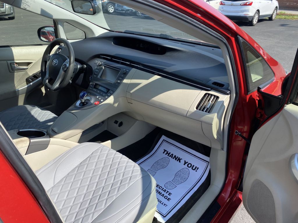 2014 Toyota Prius Image 17