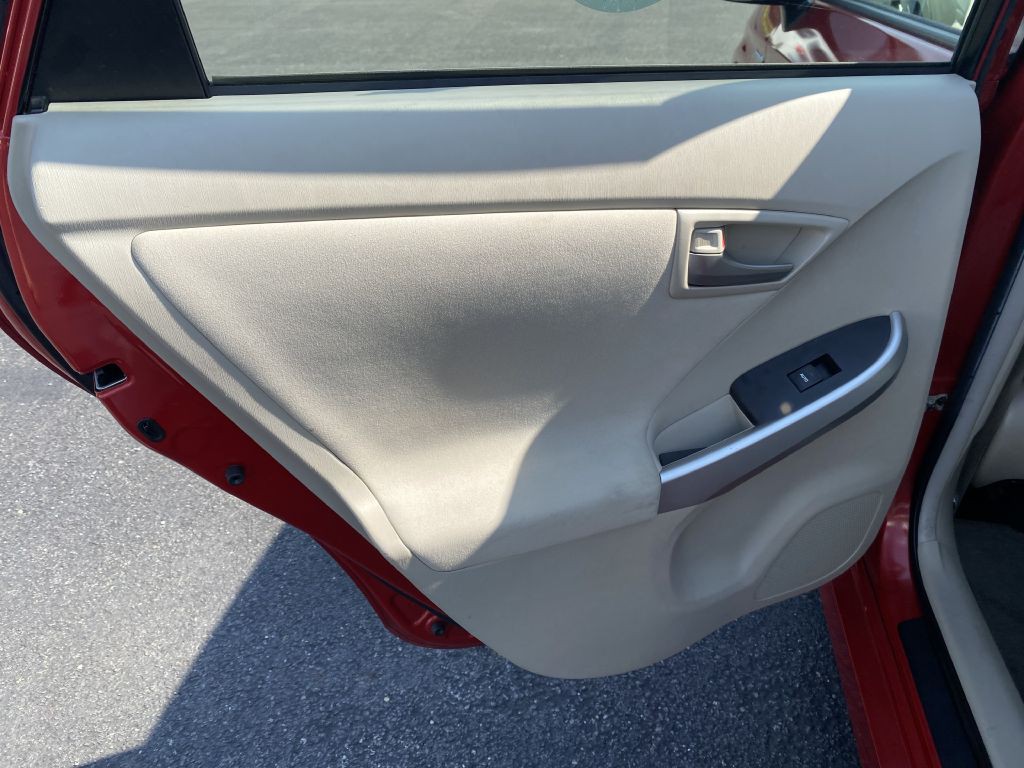 2014 Toyota Prius Image 20