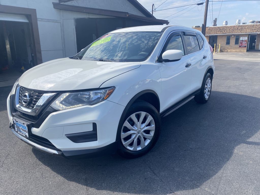 2017 Nissan Rogue Image 1