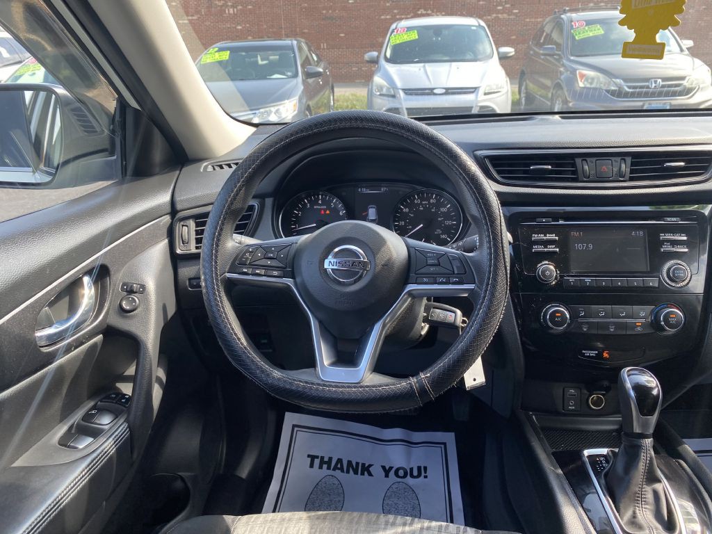 2017 Nissan Rogue Image 10