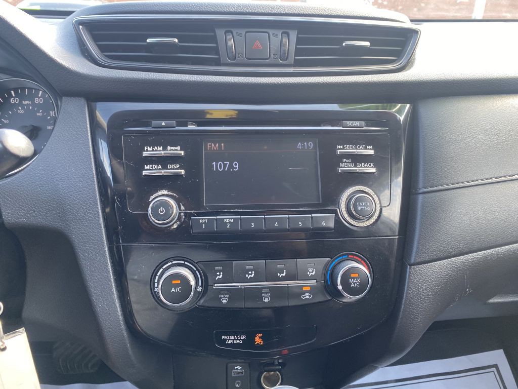 2017 Nissan Rogue Image 13