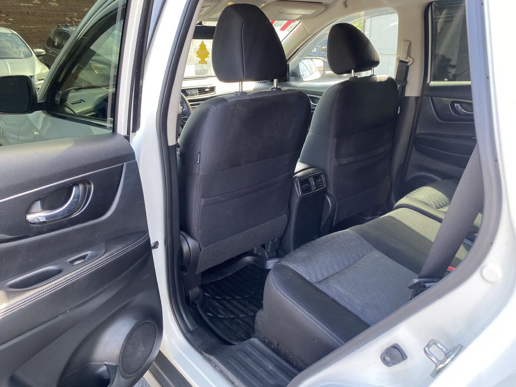 2017 Nissan Rogue Image 15
