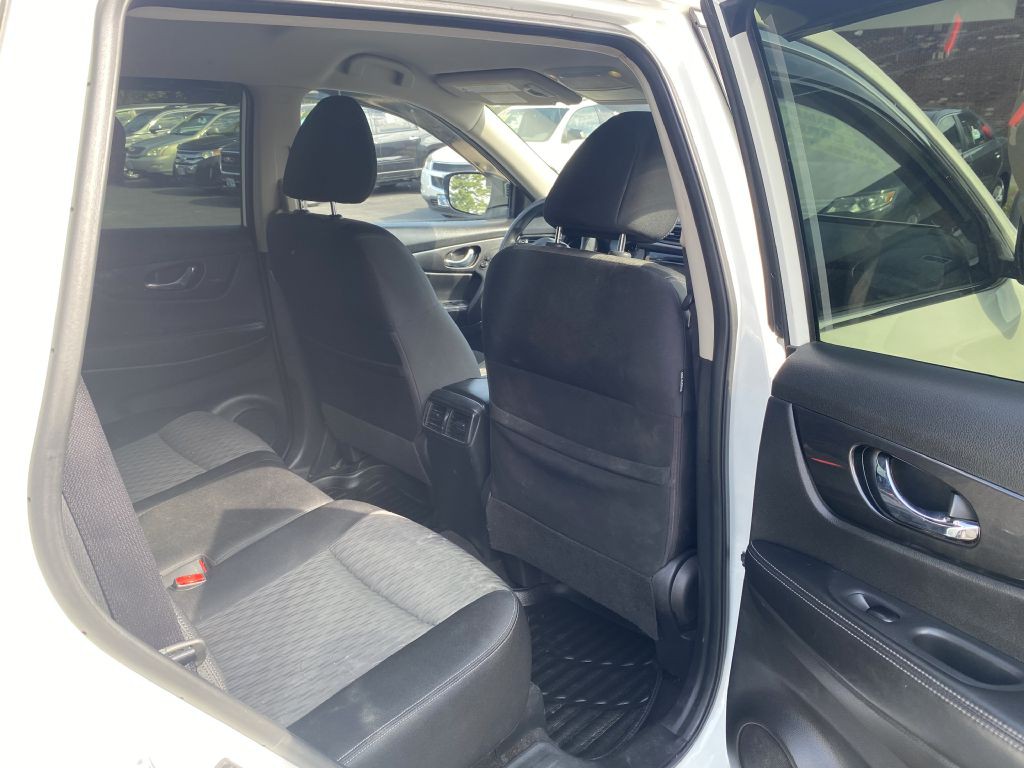 2017 Nissan Rogue Image 17