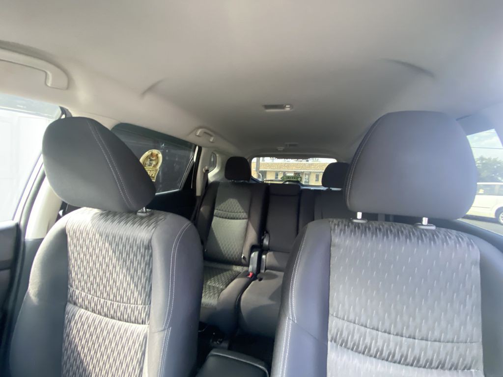 2017 Nissan Rogue Image 19