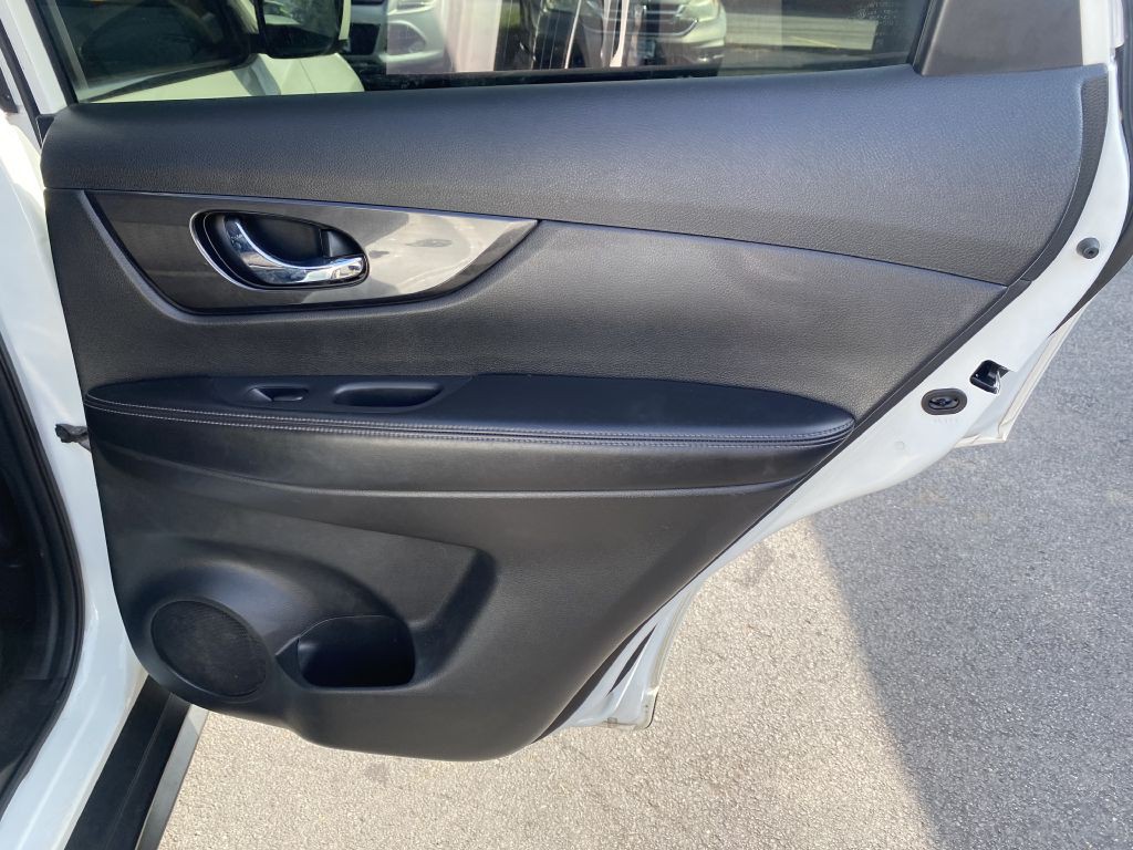2017 Nissan Rogue Image 22