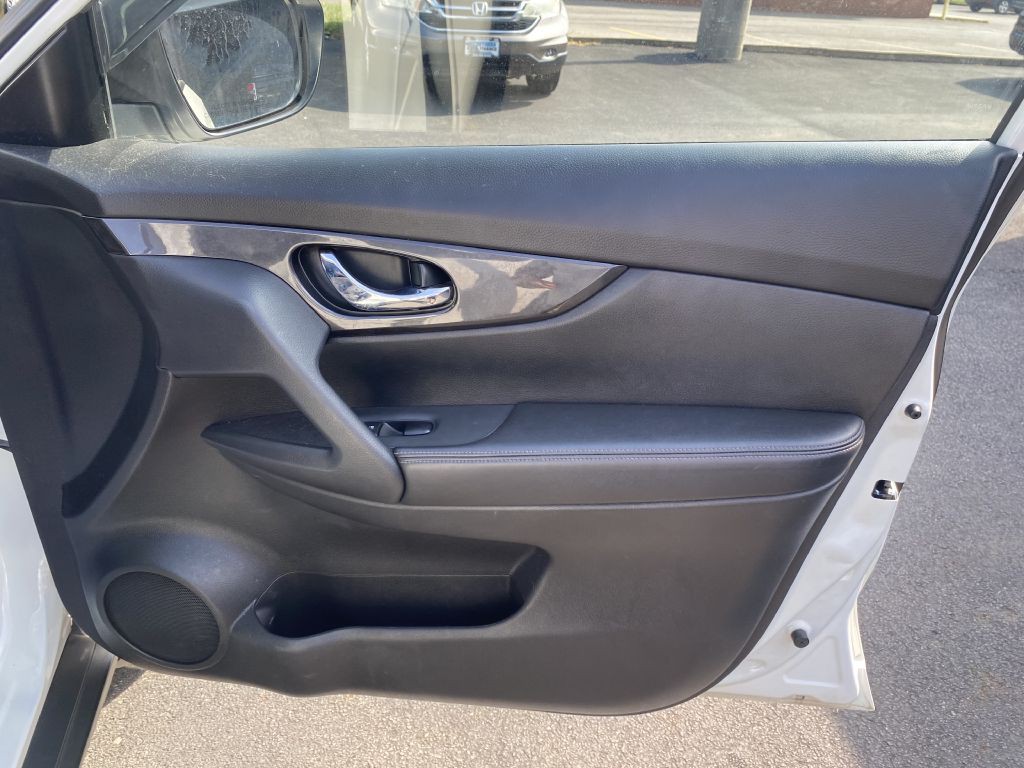 2017 Nissan Rogue Image 23