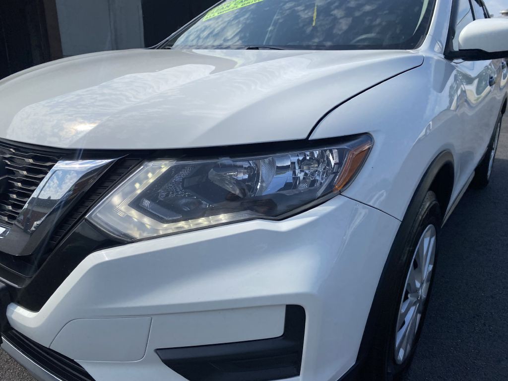 2017 Nissan Rogue Image 25