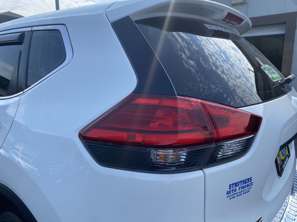 2017 Nissan Rogue Image 26