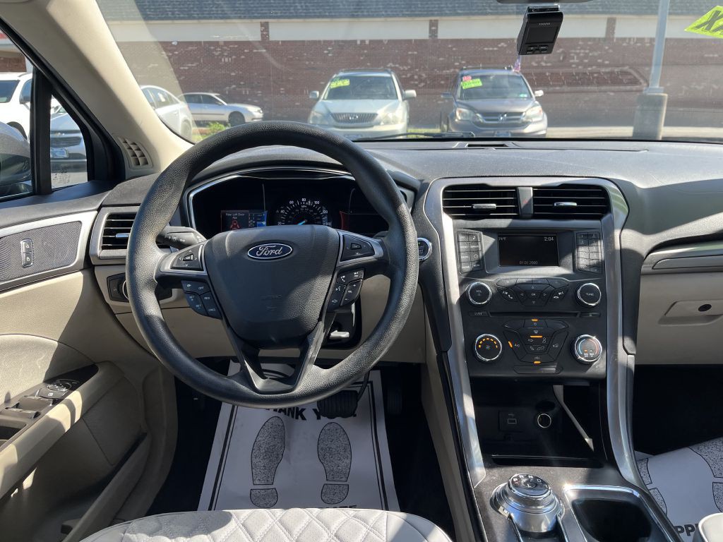 2017 Ford Fusion Image 10
