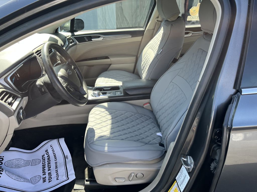 2017 Ford Fusion Image 14