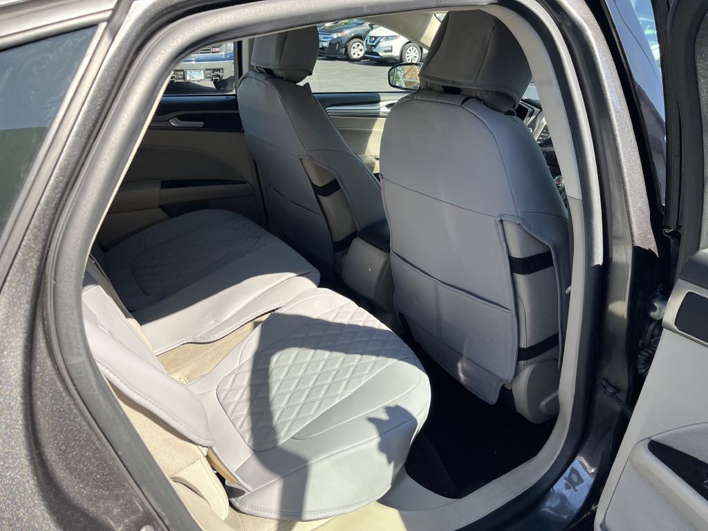 2017 Ford Fusion Image 16