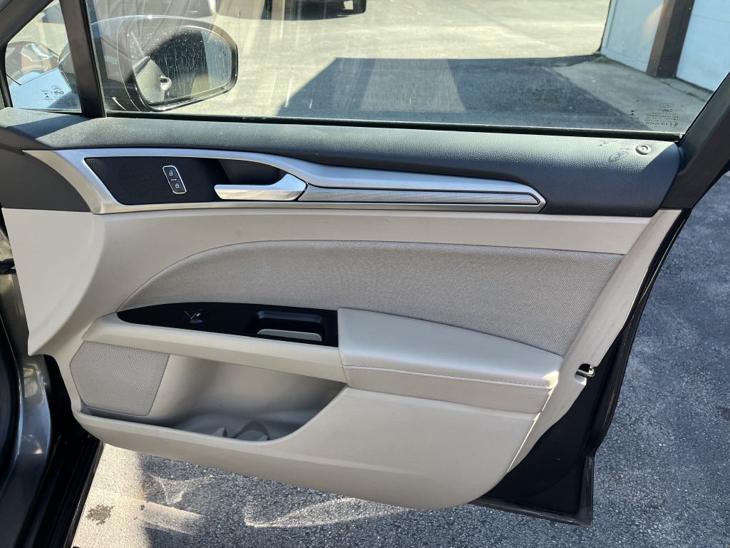 2017 Ford Fusion Image 22