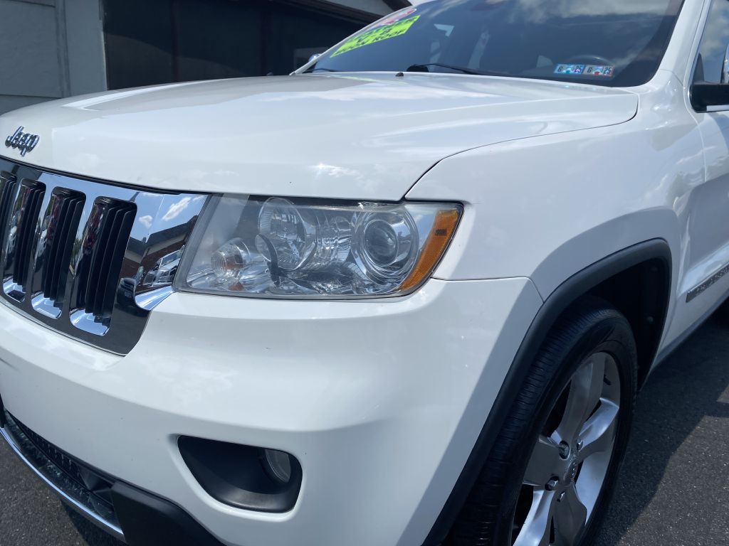 2012 Jeep Grand Cherokee Image 25