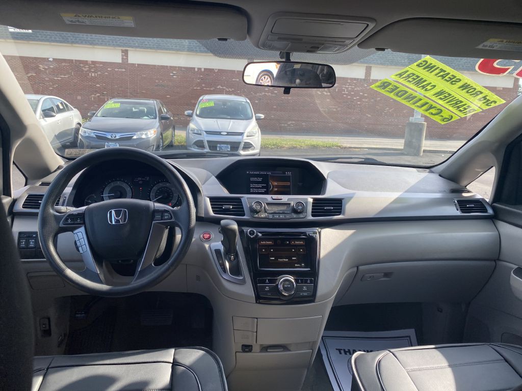 2015 Honda Odyssey Image 9