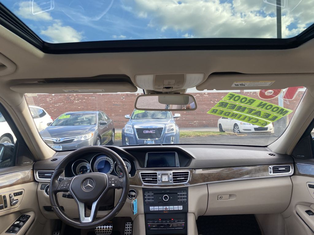 2016 Mercedes-Benz E-Class Image 9