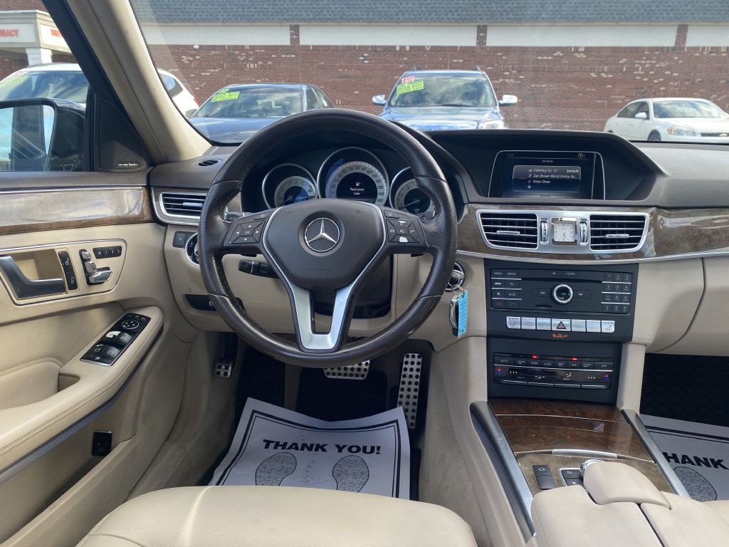 2016 Mercedes-Benz E-Class Image 10