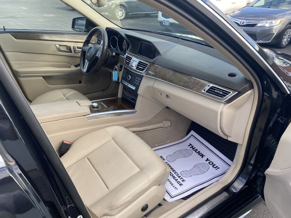 2016 Mercedes-Benz E-Class Image 17