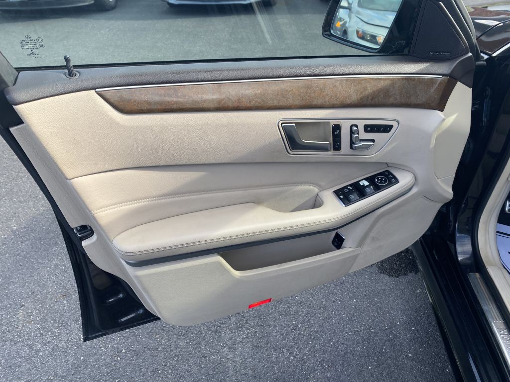 2016 Mercedes-Benz E-Class Image 19