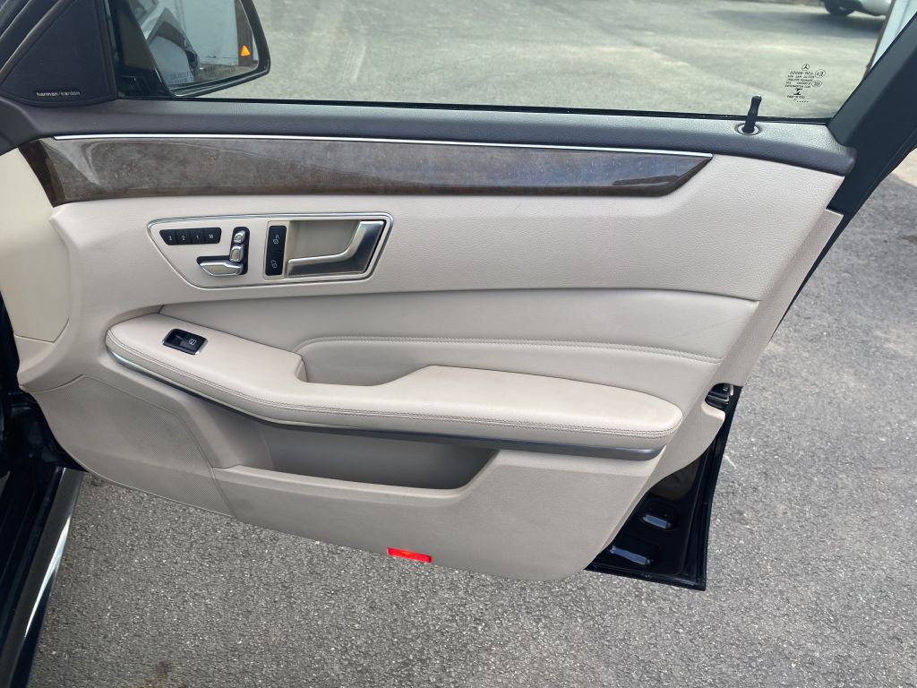 2016 Mercedes-Benz E-Class Image 22