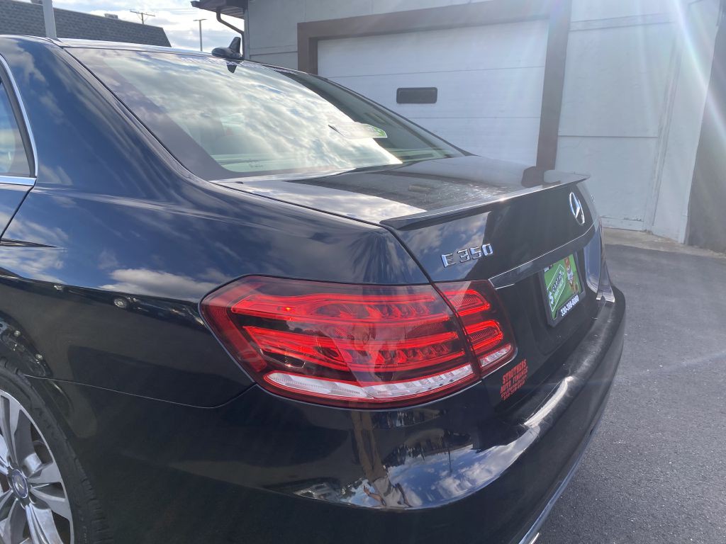 2016 Mercedes-Benz E-Class Image 25