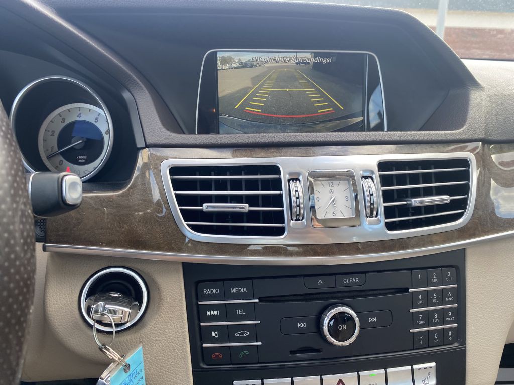 2016 Mercedes-Benz E-Class Image 26