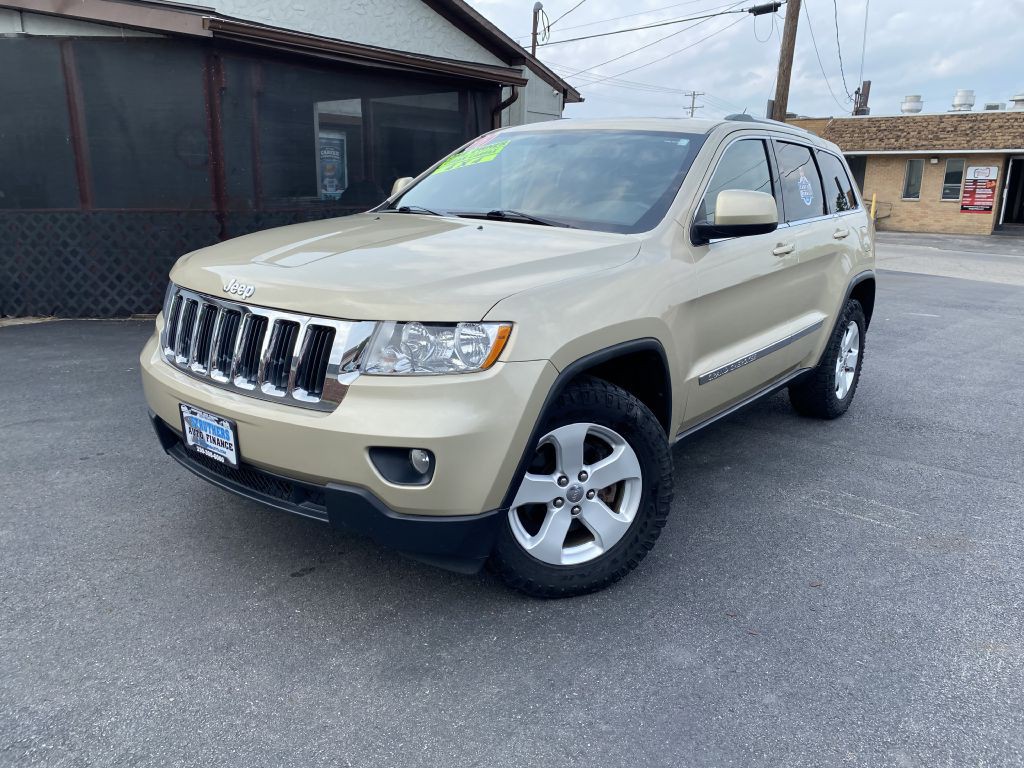 2011 Jeep Grand Cherokee Image 1
