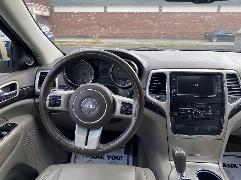 2011 Jeep Grand Cherokee Image 10