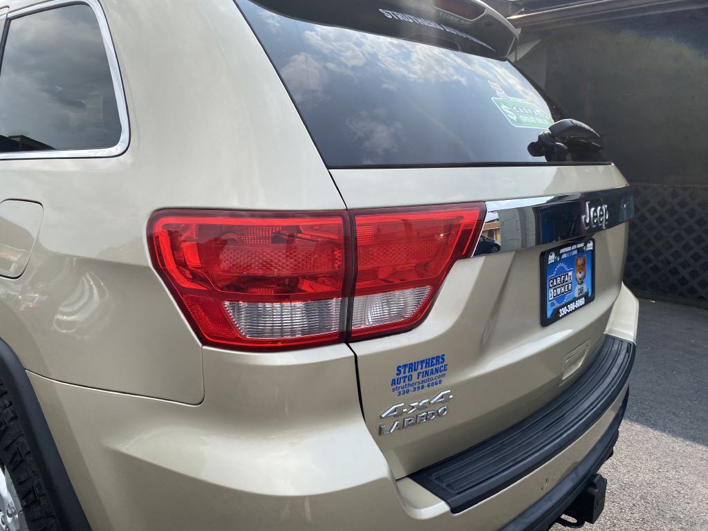 2011 Jeep Grand Cherokee Image 26
