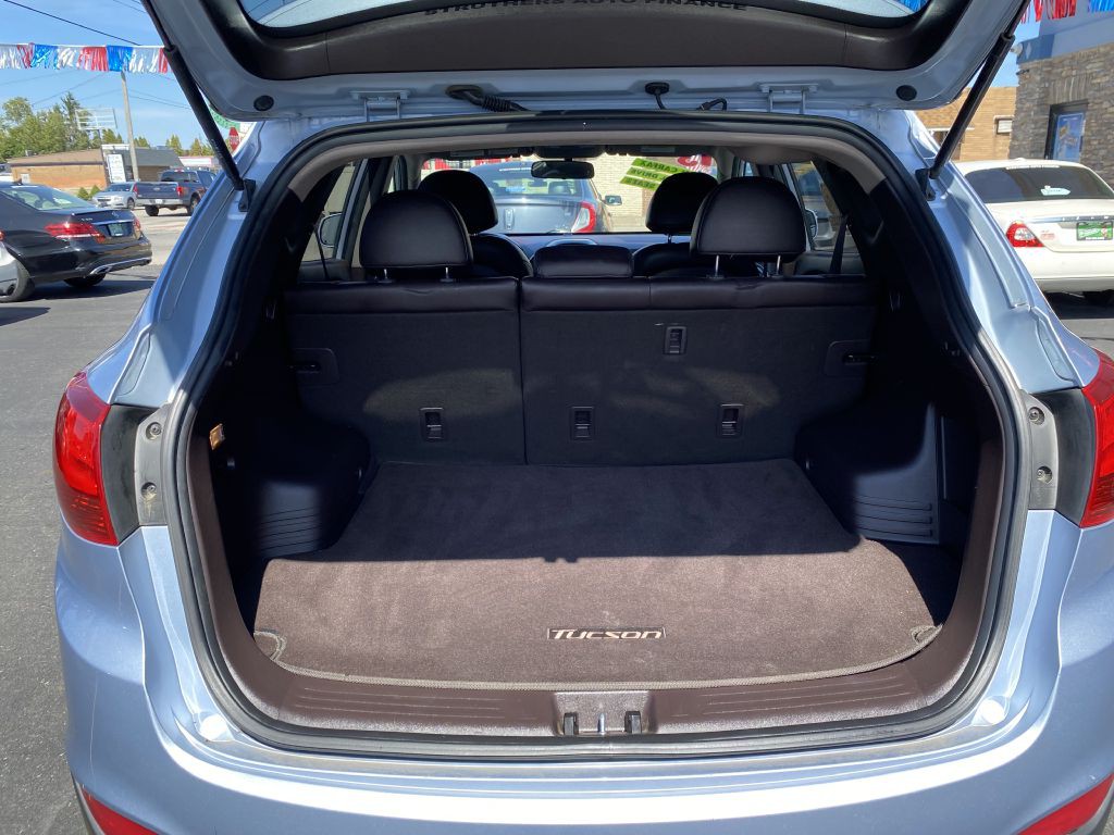 2013 Hyundai Tucson Image 16