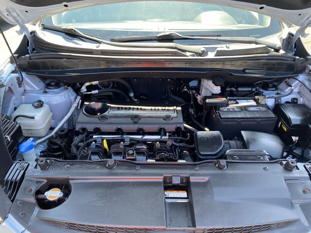 2013 Hyundai Tucson Image 24