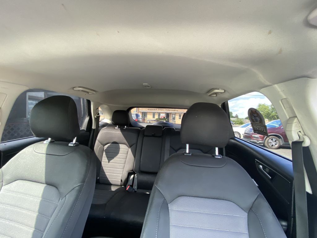 2016 Ford Edge Image 19