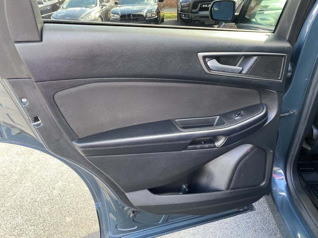 2016 Ford Edge Image 21
